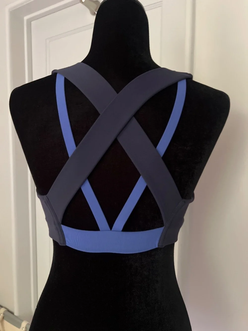 Lululemon sports bra 6